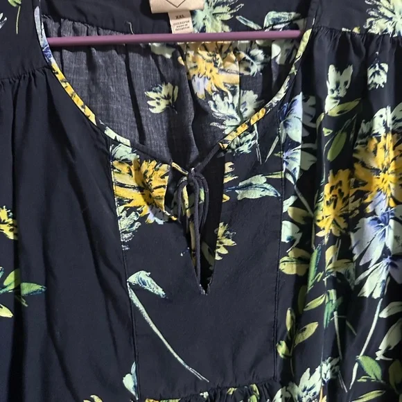 Navy Floral Blouse - Picture 2 of 4